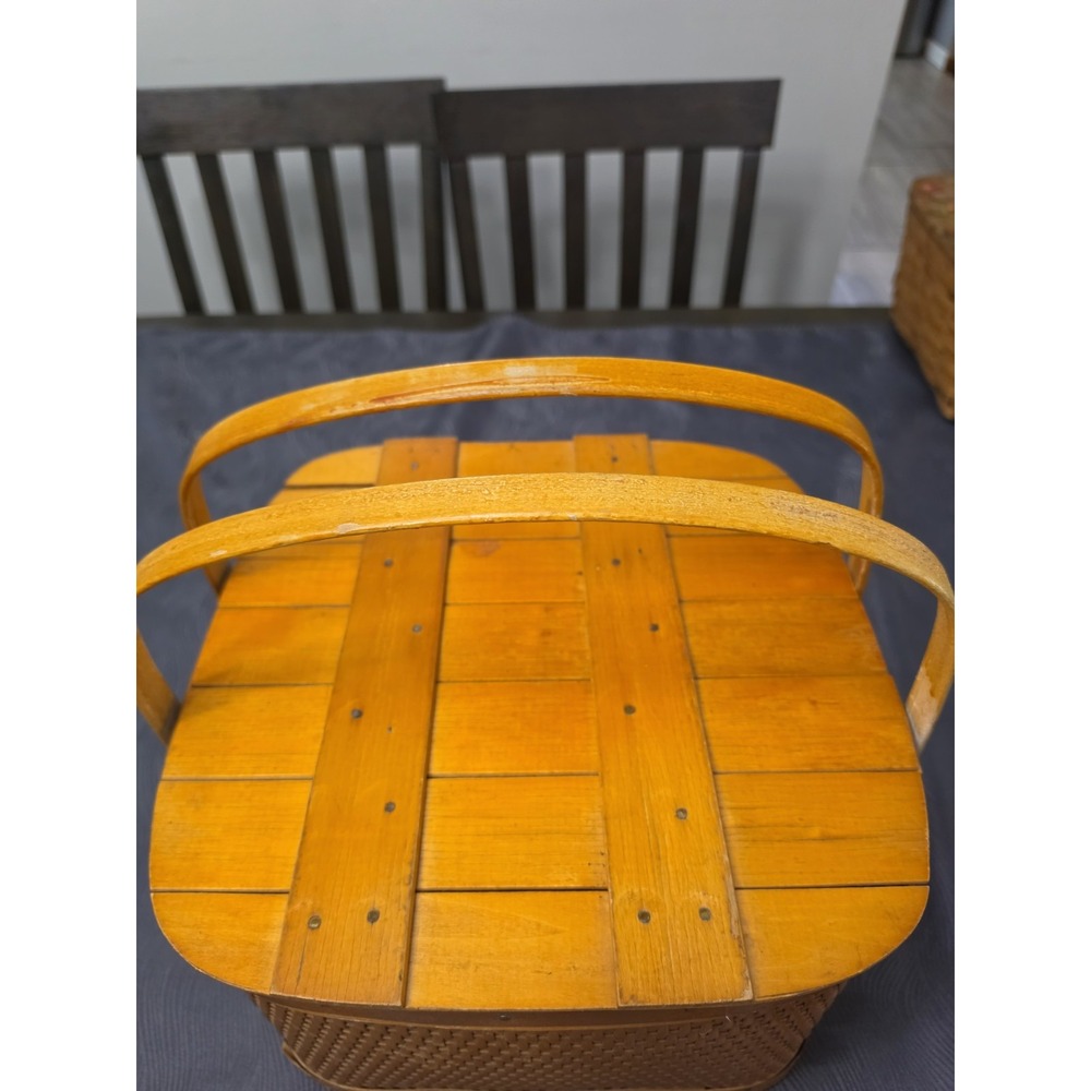 Vintage Redmon Peru Indiana Picnic Basket  Wicker with Pie Shelf & Service for 6